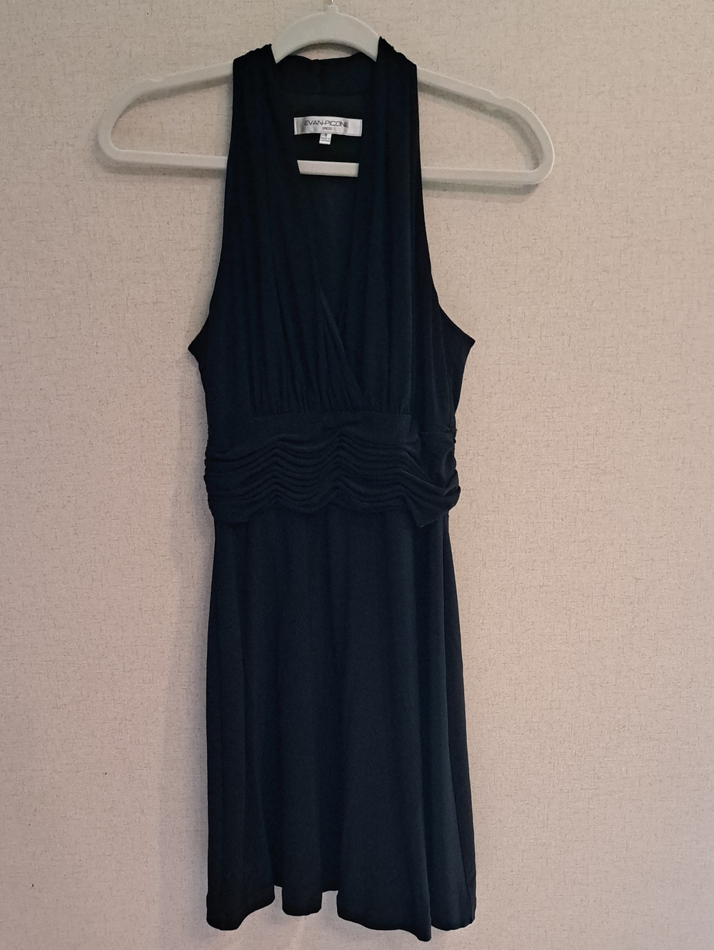 Evan Picone Black Sleeveless V-Neck Dress